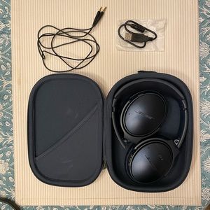 NWOT Bose QuietComfort 35 (Series II) Wireless Headphones - midnight